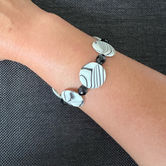 Handmade Bracelet with Toggle Clasp - Picture 3 of 4